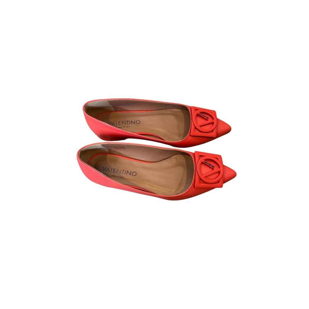 Valentino Garavani VLogo Coral Pink Leather Pointed Toe Flats Size 7 Italy